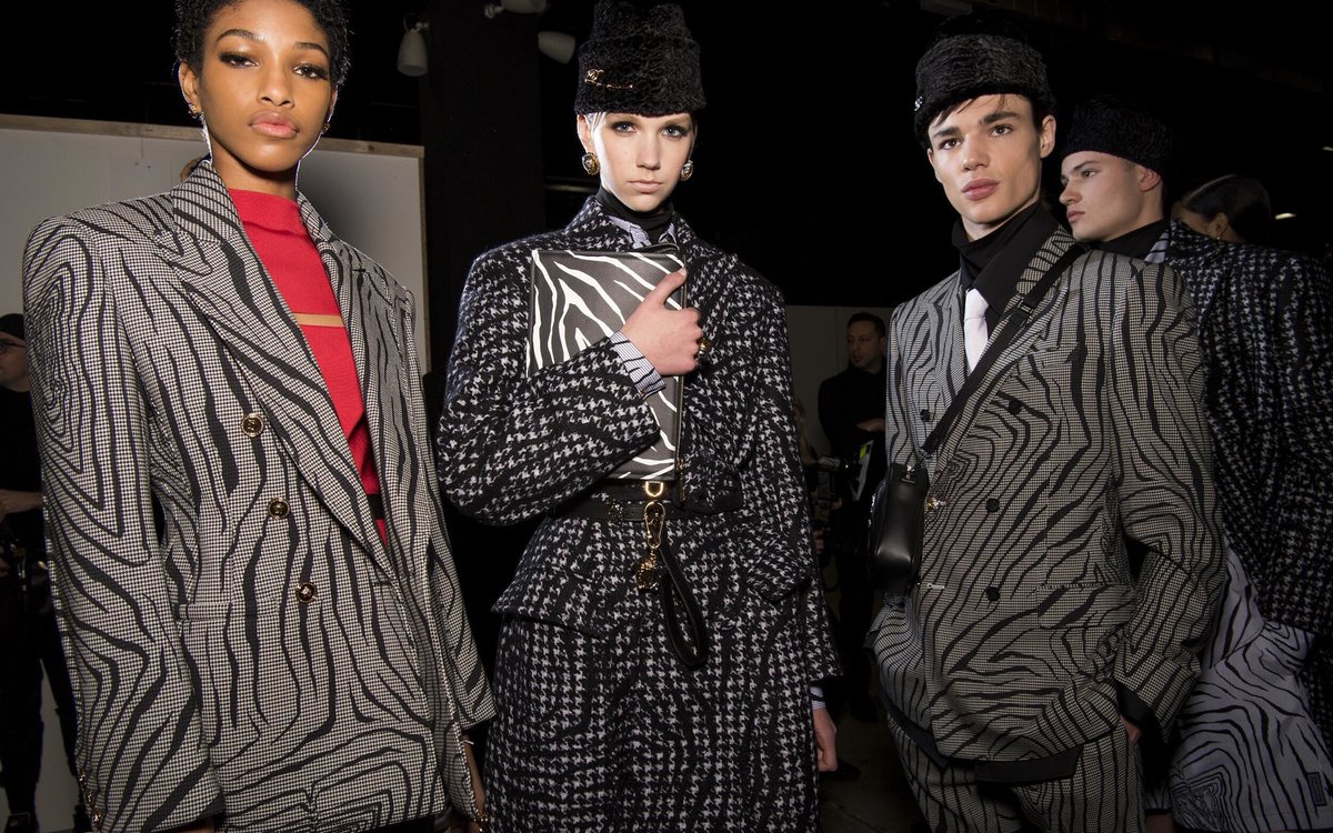 Backstage <a href="/Versace/">VERSACE</a> FW20 Collection #VersaceFW20 #FW20 #MFW 
theskinnybeep.com/2020/02/backst…