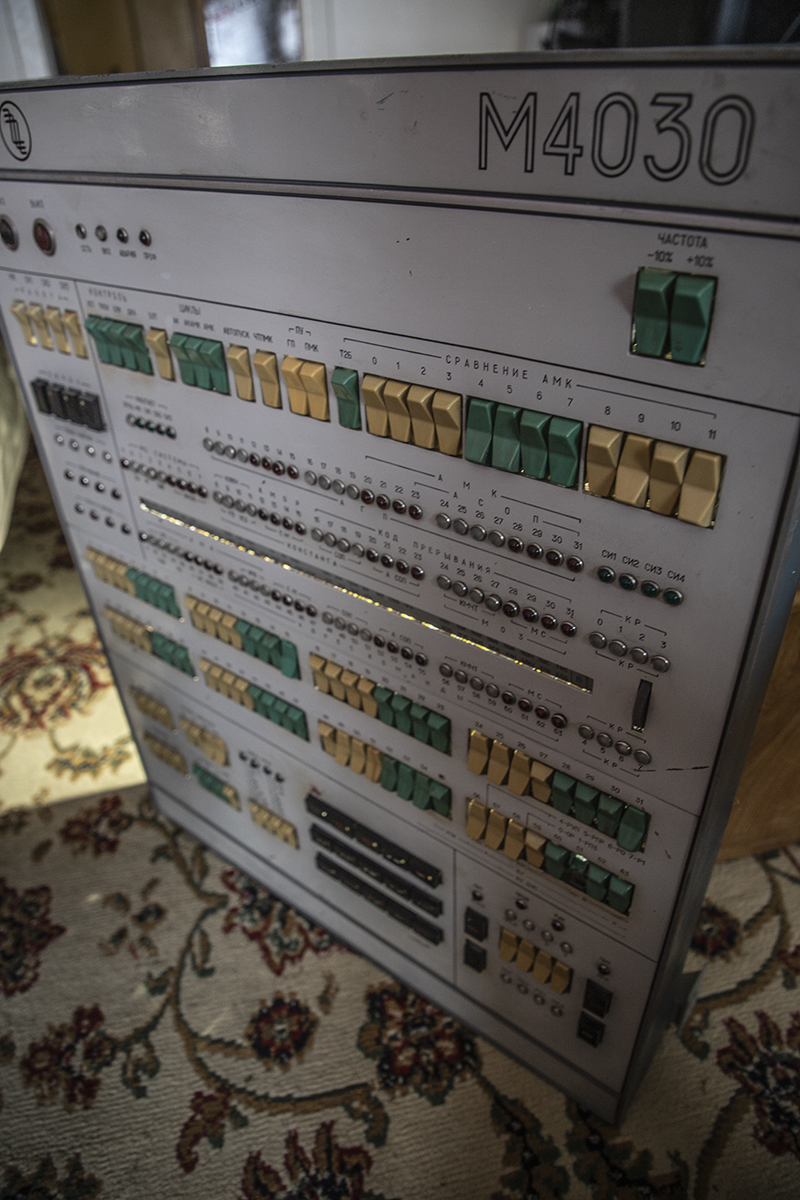 TDK_Knight's tweet photo. this would make one heck of a sequencer now to figure out where to start on such a project #ibm360clone #sovietcomputer https://t.co/zWZJkM1jrE