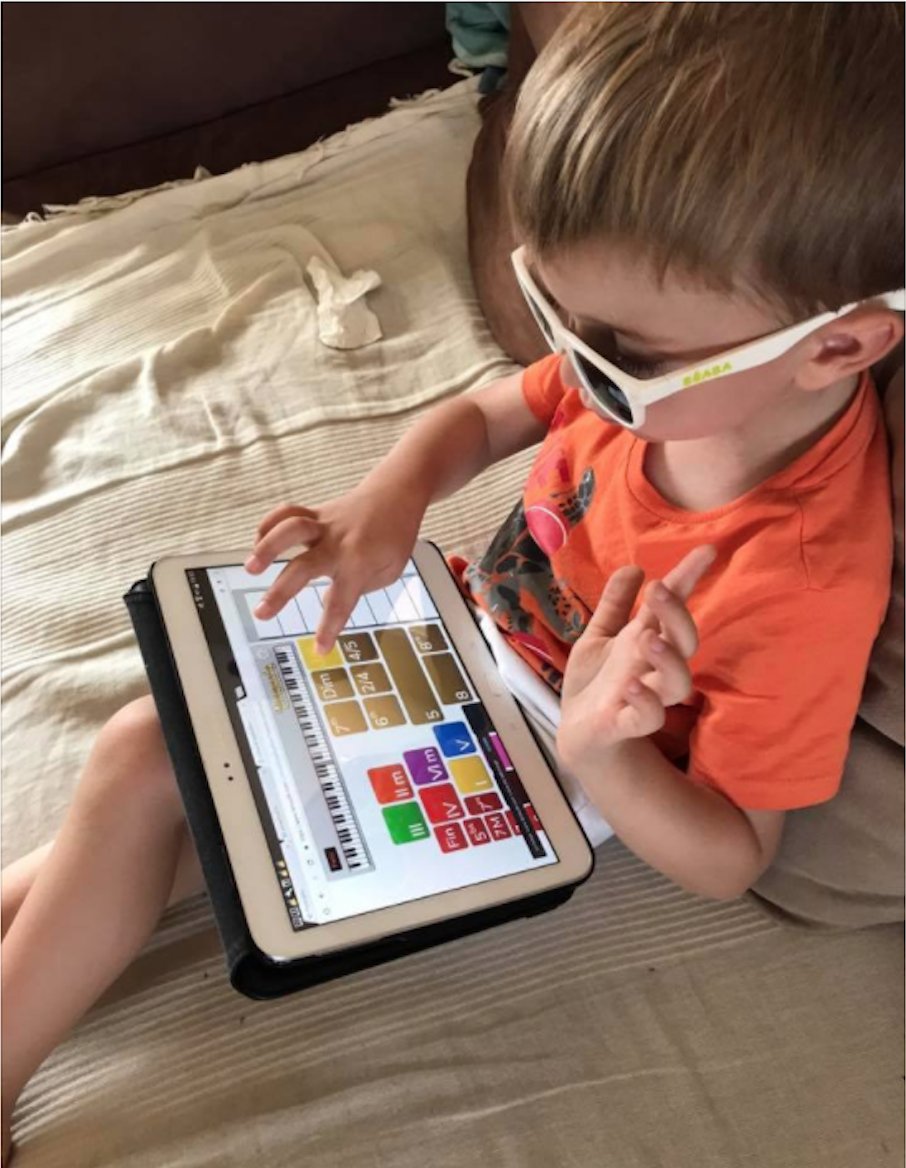Musicora_Paris's tweet photo. 🎼🎹🎧 [Limouzik en démo à #MUSICORA2020]
Faire de la musique sans apprentissage et solfège? C'est le pari de l'appli @Limouzik, un outil pédagogique qui propose de jouer de la #musique polyphonique live sur ordinateur ou tablette...
▶️ https://t.co/XIF46Rb9Z7 https://t.co/jBNLK0u9kc