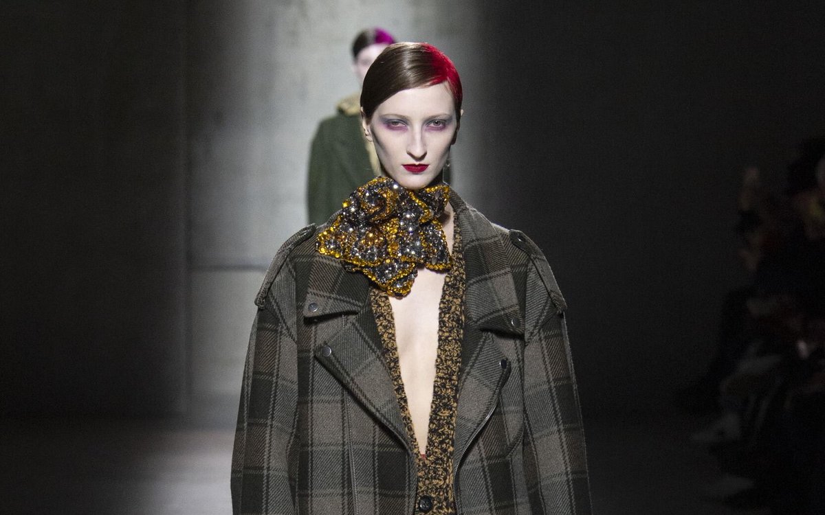 #DriesVanNoten Fall Winter 2020 Women’s Collection #FW20 #PFW 
theskinnybeep.com/2020/03/dries-…