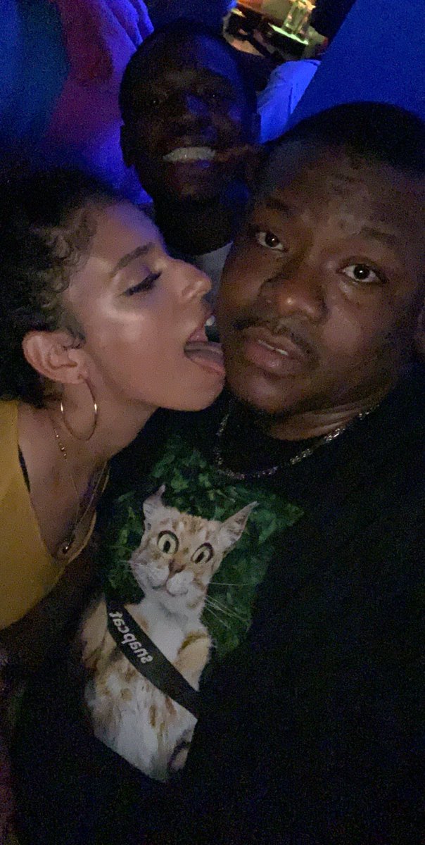 therealfatboyro's tweet photo. Ohhh Lawwwd Them Damn AyyLiens Back On That Picture Shit... Donβt Mind My Cuz In The Back Like Glee π¬π¬ #Caponesfl #upshow #newbae #newcouple #igcouple https://t.co/MoKJ8kEQ28