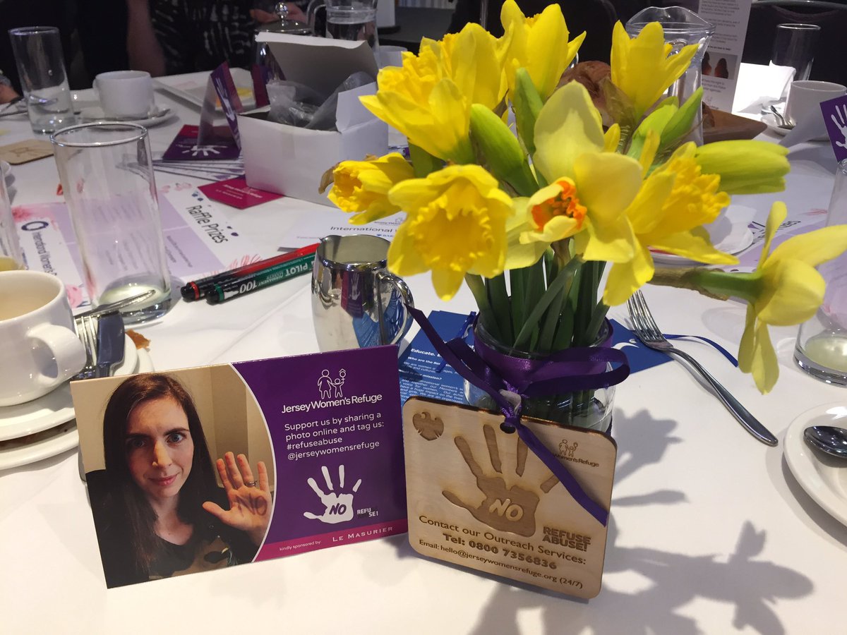 NicolaHayward83's tweet photo. Celebrating International Woman’s Day at the Inspirational Woman of the year Awards @JSYWomensRefuge @Andiumhomes @DominiqueCaunce #InternationalWomensDay #EachforEqual #refuseabuse https://t.co/wOq2b5KmtG