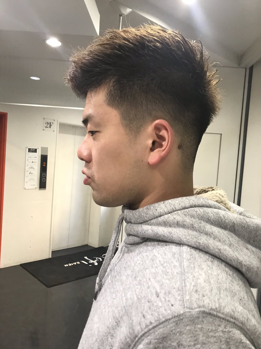 hanayabooster's tweet photo. 中野広大選手ご来店〜🏀
今日はスッキリカットです！
麻婆豆腐丼の作り方教えてもらいました🌶
一緒にご来店のチームトレーナーの福田亮さんと仲良しツーショット📷
#花耶はカットで岩手ビッグブルズを応援しています
#中野広大
#福田亮
#二人ともリクエストに応えてくれた https://t.co/tIDLGXa0il