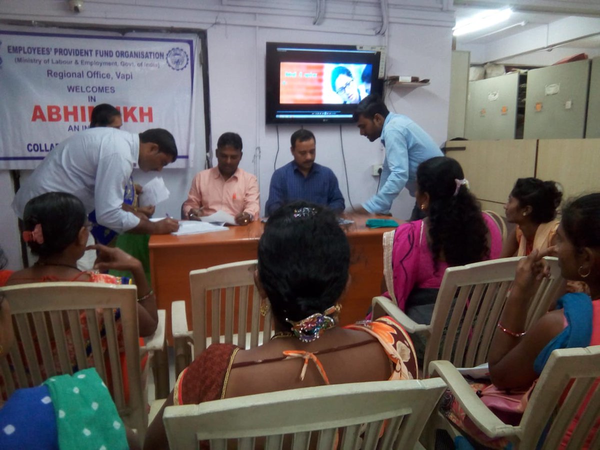 ro_vapi's tweet photo. "Abhimukh" programme conducted in office premises of RO, Vapi on 06/03/2020. 
@_KumarRohit @epfoahmedabad @epfobharuch
@epfosurat @EpfoVadodara @epfovatwa @epforajkot 
@EpfoNaroda https://t.co/72KxHc5B4K