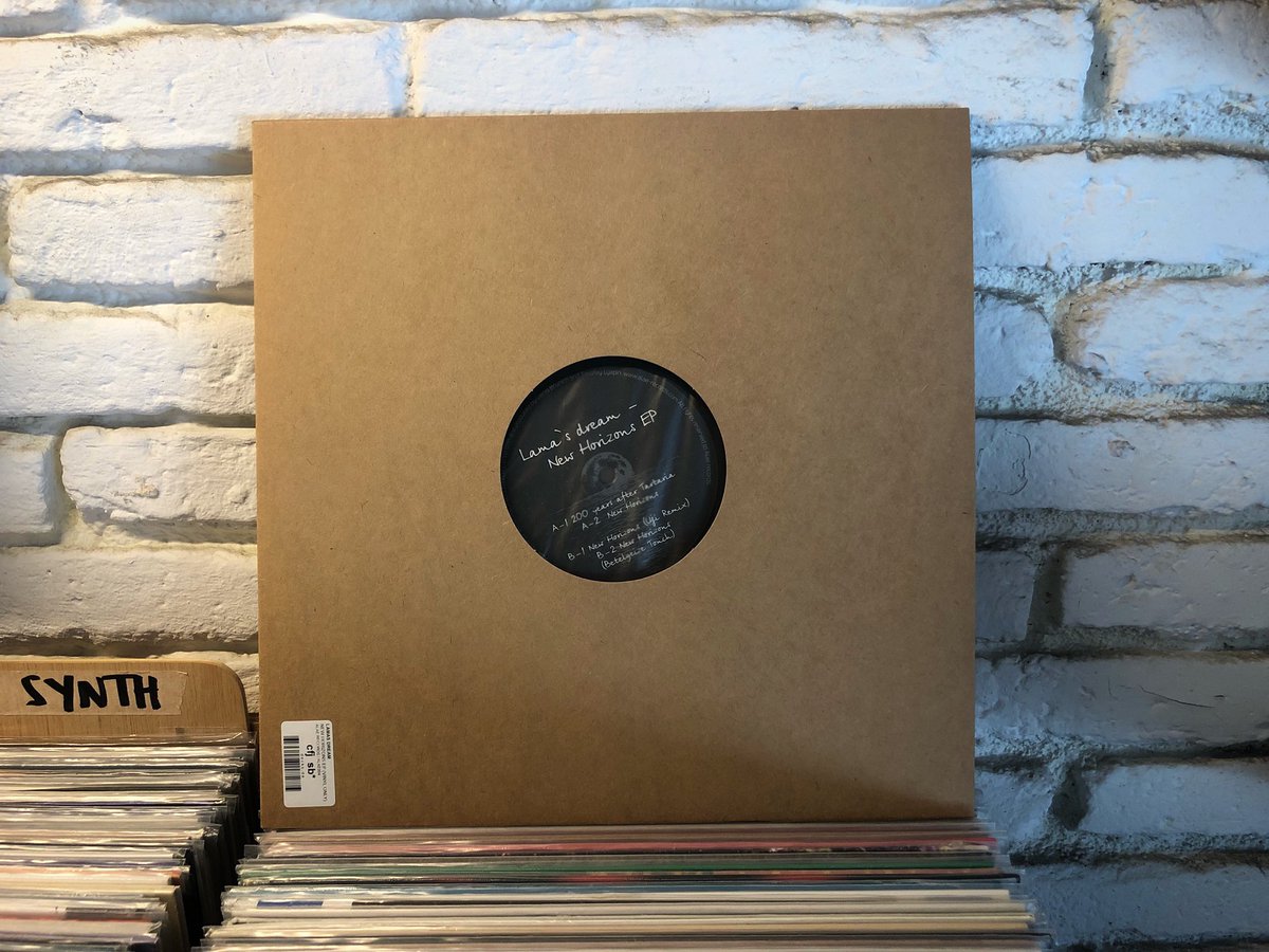 Openhomemusic's tweet photo. Lamas Dream - New Horizons EP at @discosparadiso now! If you in Barna just grab your copy ⭐️

Also: 

Decks - https://t.co/mJIfb0tTBM

Juno - https://t.co/ew45pAfgzJ

🌈🌎💙 https://t.co/vCjv2rR7kP