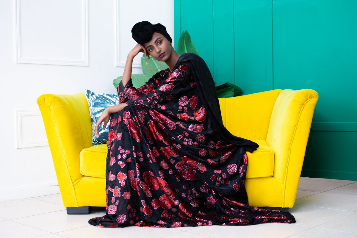 OstePhotography's tweet photo. I take lovely Photos. 🙈Slide to book a session.🥰

#FridayVibes #FridayMotivaton #fashion #Vogue #prada #PradaSS20 #GenderEqualityKE #lifestyle https://t.co/HwiTAfgCRt