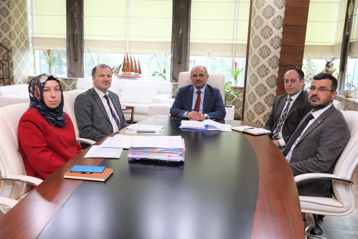 • Kocaeli Büyükşehir Belediyesi 1. Hukuk Müşaviri <a href="/AvNecmiozen/">Av.Necmi Özen</a>'e nazik ziyaretlerinden ötürü teşekkür ediyorum.