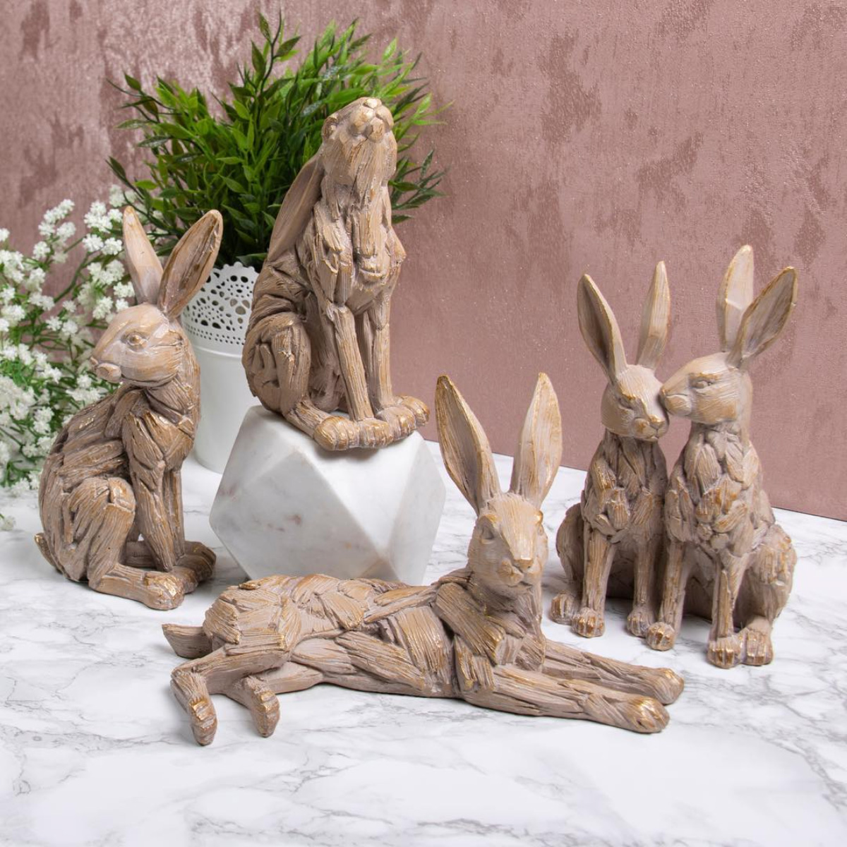 LesserPaveyLtd's tweet photo. Our brand new range of Driftwood inspired figurines & sculptures includes hares and other amazing animals! Coming soon to: https://t.co/xMBip2GfCp #gifts #giftware #giftideas #giftinspiration #homedecor #animalsculpture #driftwood #woodensculpture #hares #TheLeonardoCollection https://t.co/IyRFk1Uai7