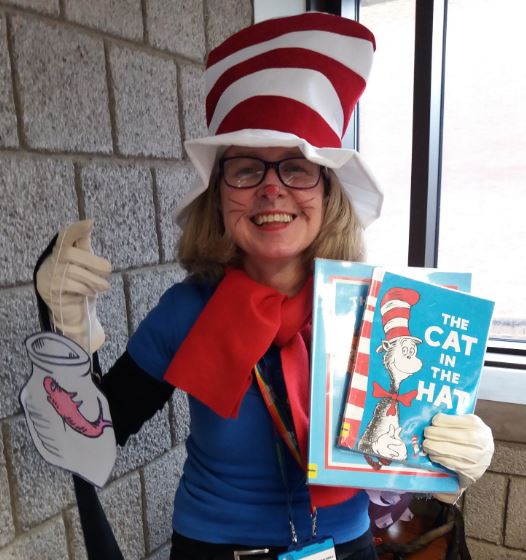 WSCCLibraries's tweet photo. Thanks to all who braved the rain yesterday to #ShareABook at libraries on @WorldBookDayUK. This Cat in the Hat visited @lyndhurstinfant school & #WorthingLibrary! #LancingLibrary offered a Golden Ticket to tales of magic hats, tadpoles & poems! Listings: https://t.co/rk8mGPFfFQ https://t.co/3XepxY0JQb