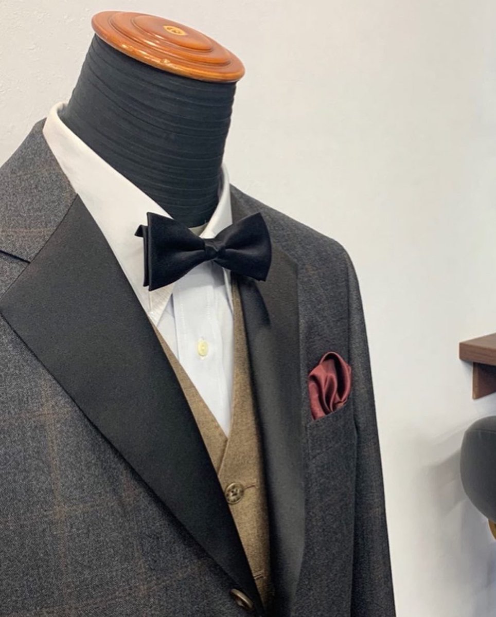 Tailor On Twitter 結婚式で着用したリメイクできるタキシード リメイク完了 ビフォーアフターです 鈴木洋服店 Tailorsuzuki リメイクできるタキシード リメイクできるオーダーブライダルスーツ 浜松オーダースーツ 新郎タキシード 新郎 タキシード浜松