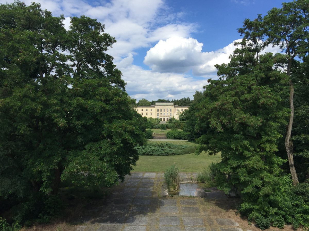 Zzf Potsdam Am Bogensee Bei Wandlitz Befand Sich Einst U A Die Jugendhochschule Der Fdj Seit Jahren Stehen Die Gebaude Leer Gemeinsam Mit Dem Barnim Panorama Entwickeln Wir Nun Eine