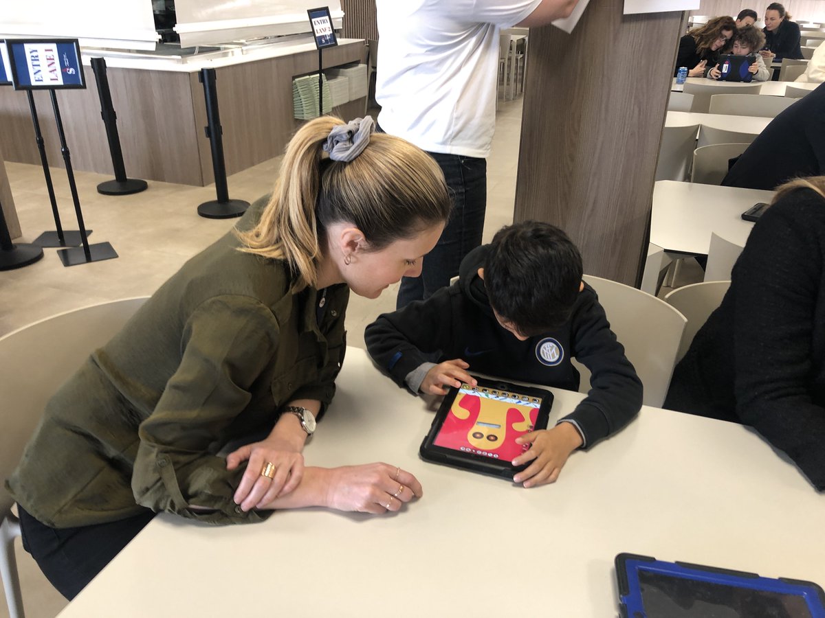 aholst's tweet photo. @ASBelementary recently hosted artist @HanochPiven for an engaging student and teacher event. Using the FacesiMake App students worked with parents to create digital art, and then thanks to @Seesaw we were able to do a gallery walk to see all the great work instantly!! https://t.co/LMEggSgzxA