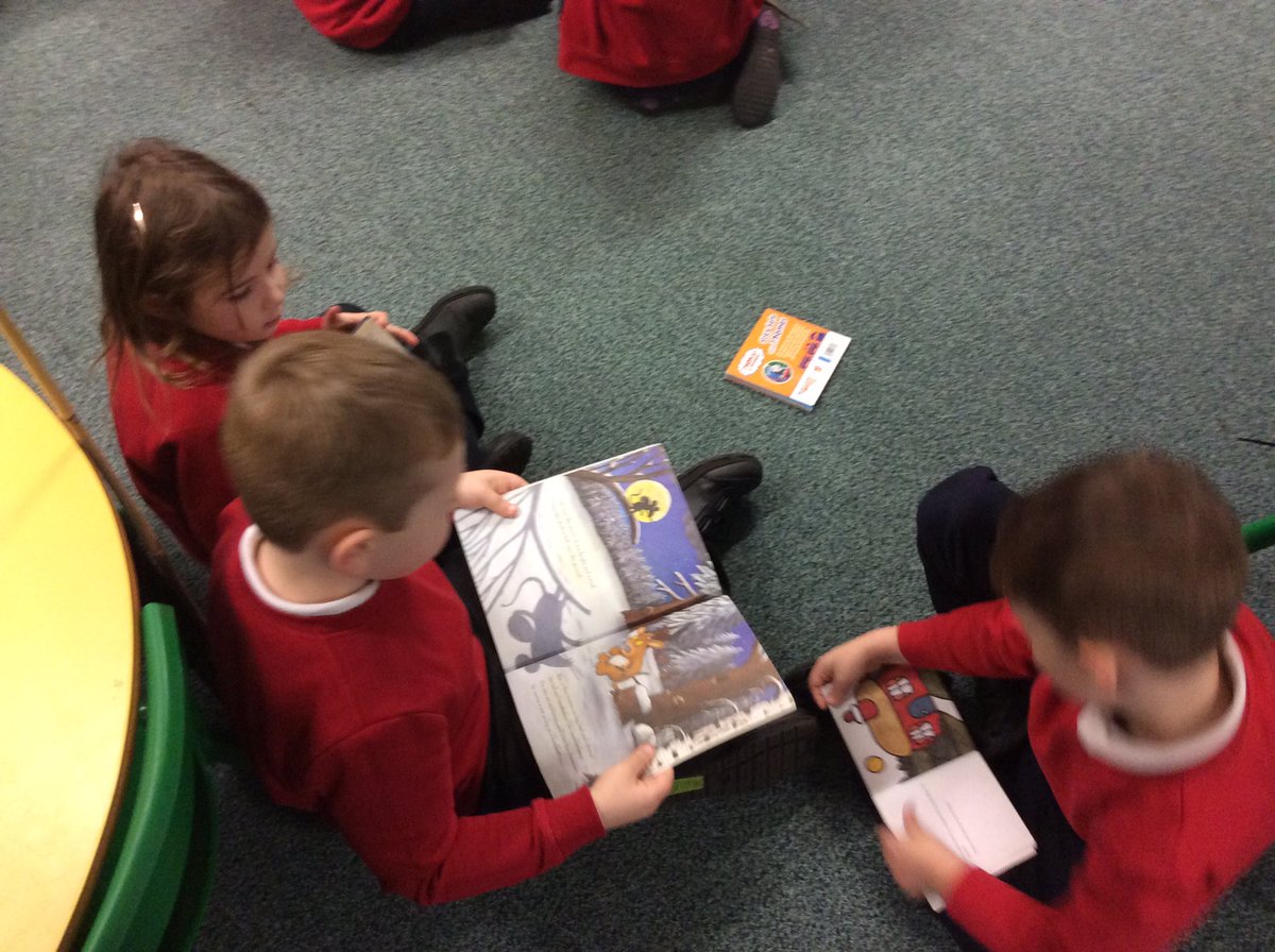 GupsReception's tweet photo. What a fun start to the the day in RHH 😃!  We are sharing our favourite books with our friends 😊 @GlanUskPS #GUPSLit #WorldBookDay https://t.co/L8ZJwZ4pFc