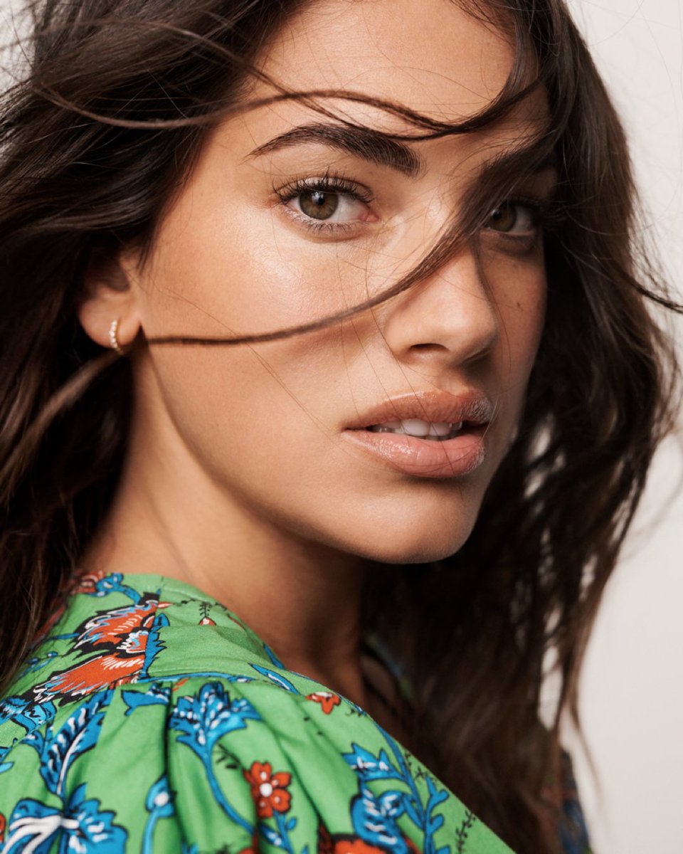 This Is Power | SS20 Campaign. Lorena Durán. The Power of Family.”What makes a woman powerful is being confident, having self-esteem, loving herself and, ultimately being a woman”. 
Dress: 1.mng.us/qows50yEu9a
#ThisIsPower #VioletabyMango #violetabymangoss20