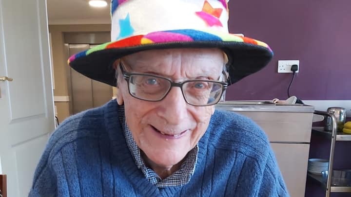 royley_house's tweet photo. Yesterday being World book day was the perfcect day to celebrate Brians 90th Birthday.

Brian taught English at schools and colleges throughout his career and is now helping our staff learn too!

#happybirthday #WorldBookDay #birthdaycake https://t.co/ctM1i3IK92