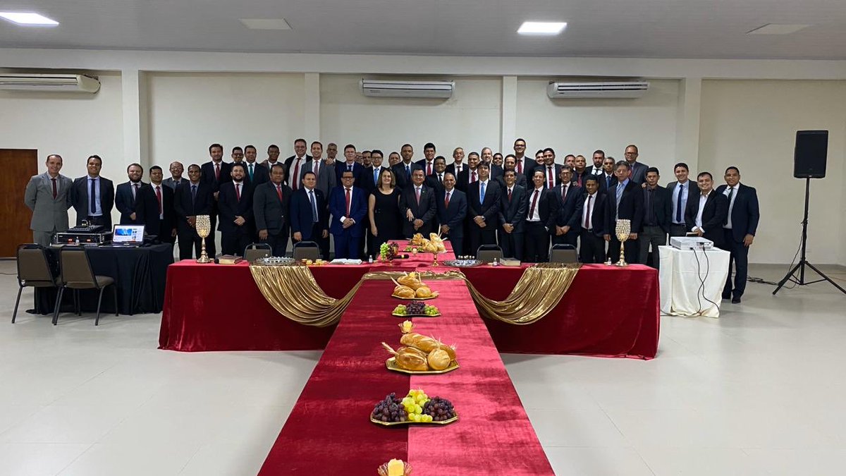 Salmo 33:4,5

5 Bons #MOTIVOS para você louvar o Senhor:

✅A Sua Palavra é reta!
✅O Seu proceder é fiel!
✅Ele ama a justiça!
✅Ele ama o direito!
✅A terra está cheia da Sua bondade!

Você já entregou o seu coração a Jesus? Faça isso agora!#rpSp 

#euoroas6horas
#primeiroDEUS