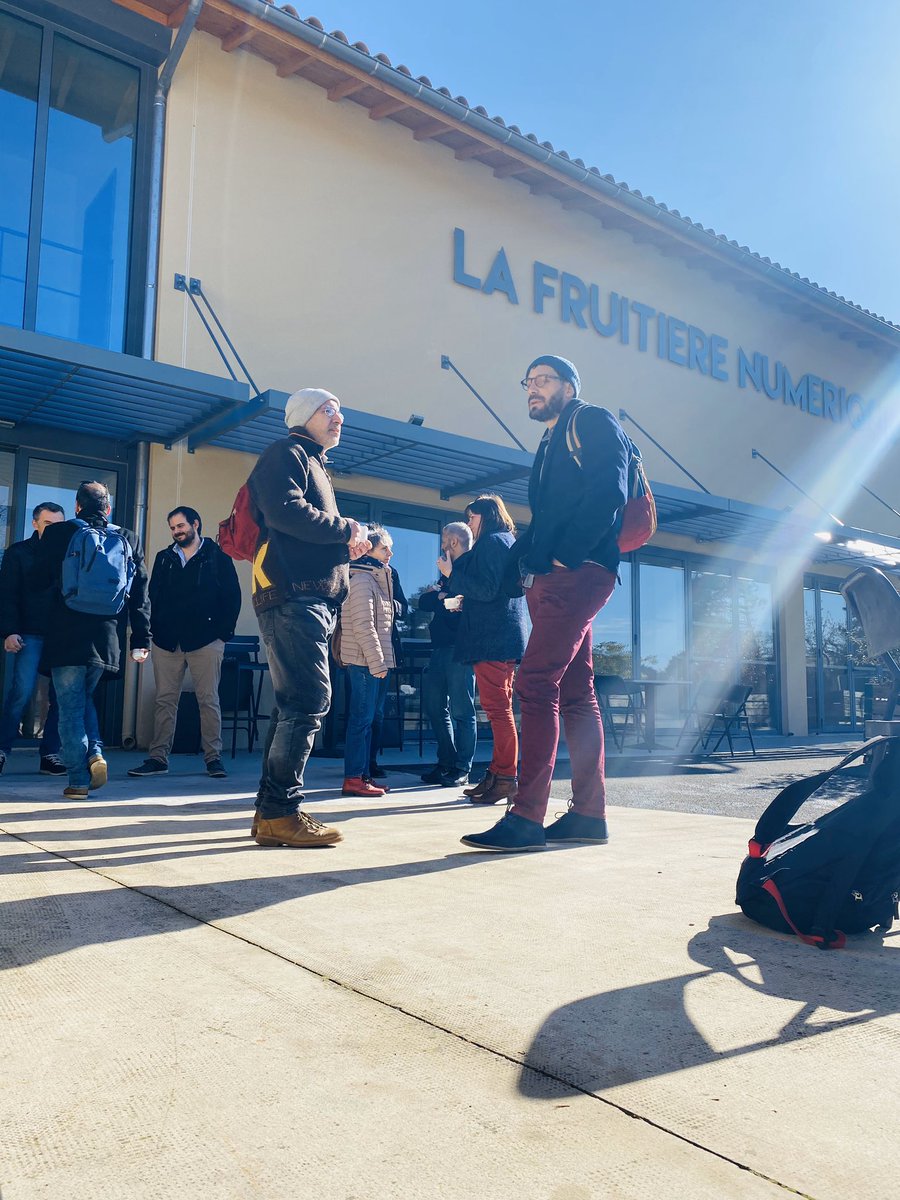 sud_hub's tweet photo. Journée parcours #tierslieux en @MaRegionSud, merci pour l’accueil au @fablablourmarin qui nous accueille pour une journée de travail! Merci aux acteurs d’être venu si nombreux! Salle d’immersion visuel, accueil inclusion numérique, Fablab... #inclusionnumerique #hubdusud https://t.co/dUW49KnSNv