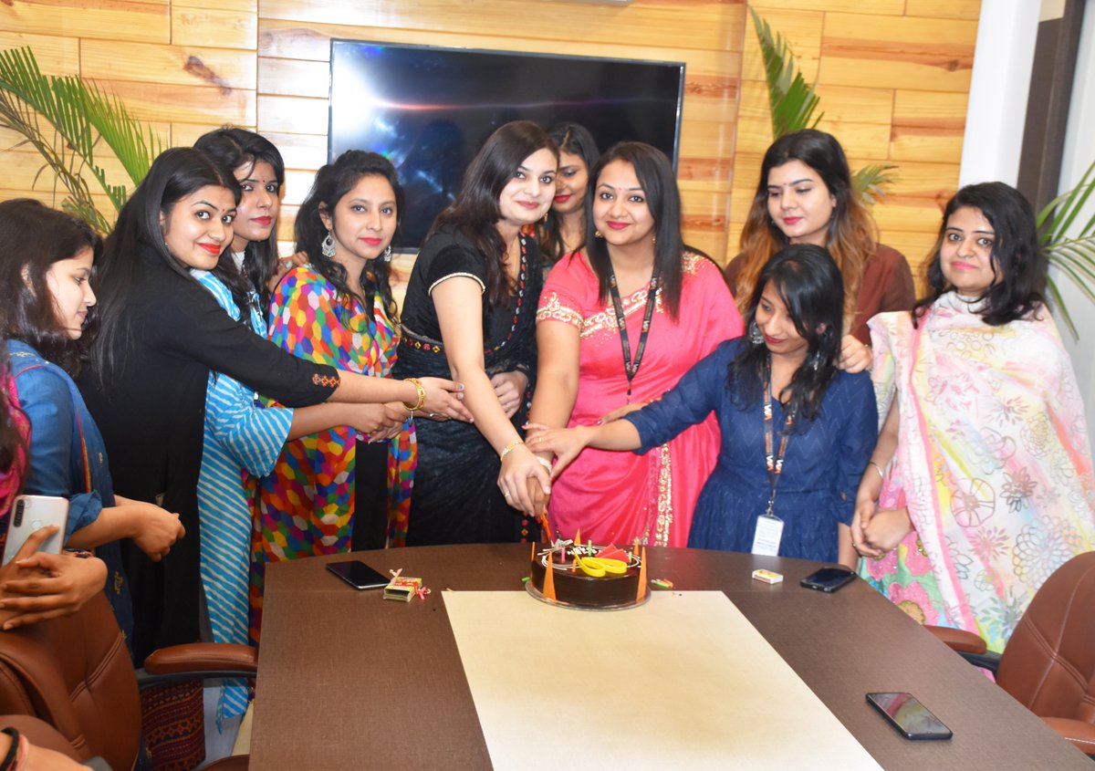 webmobrilinc's tweet photo. "Empowering Women – Empowering Humanity."
#WomensDay
#WomensDay2020 #Celebration #girlpower #महिलादिवस #Womeninspiration #FridayFeeling #mobileapps #picsofwebmobril https://t.co/aHKN0g5pnQ