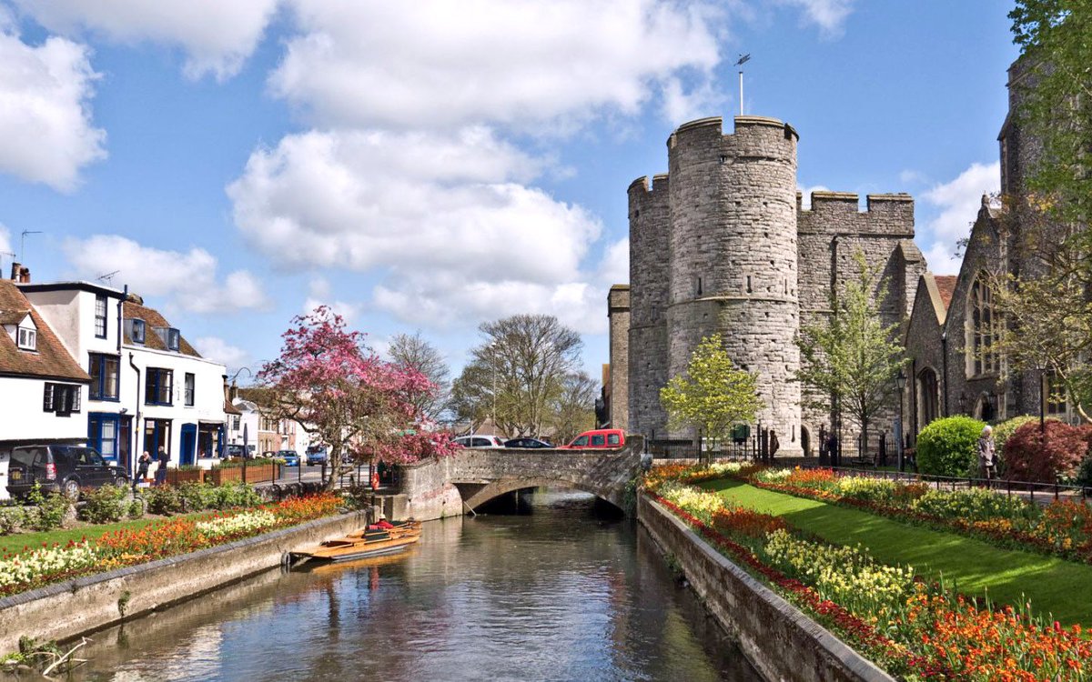 In beautiful Canterbury, delivering a guest talk on behavioural security at the University of Kent. 🏰
@RokeManor <a href="/UniKent/">University of Kent</a>