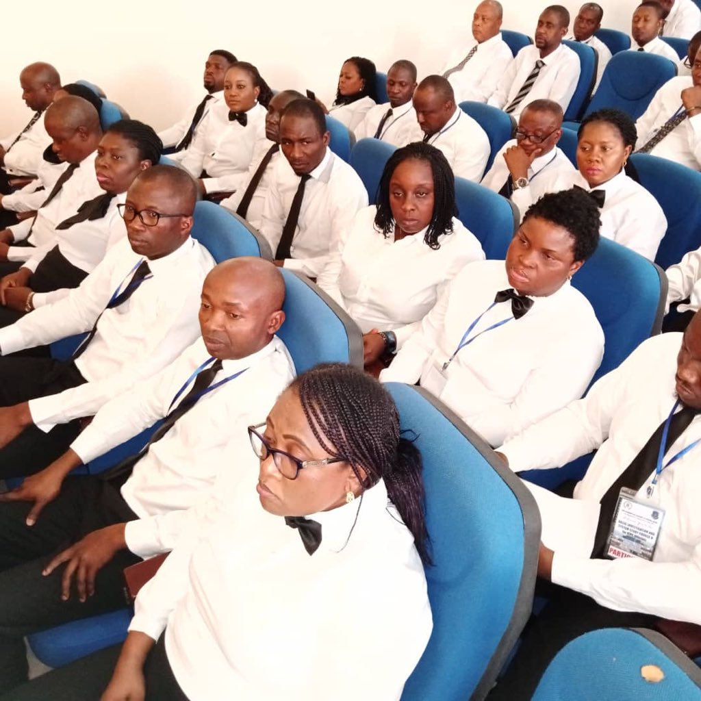 icpcnigeria's tweet photo. Another Batch of ICPC Operatives completes Investigation &amp; System Studies Training.
#DoTheRightThing #IntegrityPays https://t.co/TkG2NlZqTa
