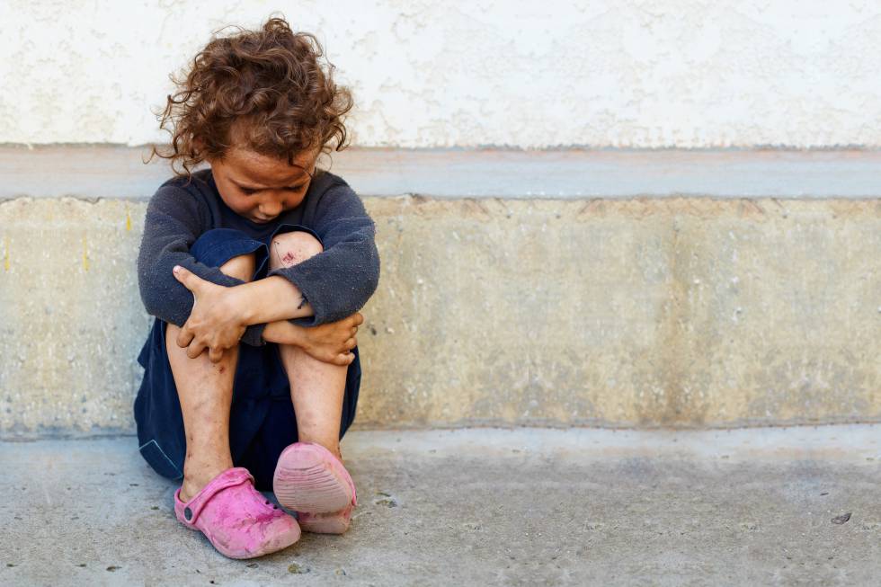 MonicaBenitoUVa's tweet photo. La tasa de riesgo de pobreza y exclusión afecta a 2,2 millones de niños y niñas en España. Además @UNICEF nos advirtió el pasado mes de que, en Murcia este riesgo afecta a 1 de cada 3 niños. Es necesario tomar medidas para proteger a la infancia, un grupo tan vulnerable. #DCSUVA https://t.co/lCGgpZDXBl