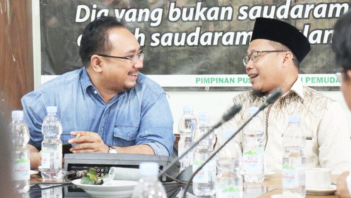 Meski ada insiden perselisihan di Yogyakarta yang kemudian di mainkan oleh pihak tertentu, namun suasana dialog akrab seraya ngopi santai. 
“Kedatangan teman-teman Pemuda Muhammadiyah ini bukan tabayun, karena kita tidak ada masalah, kita saudara,” ujar Gus Yaqut.