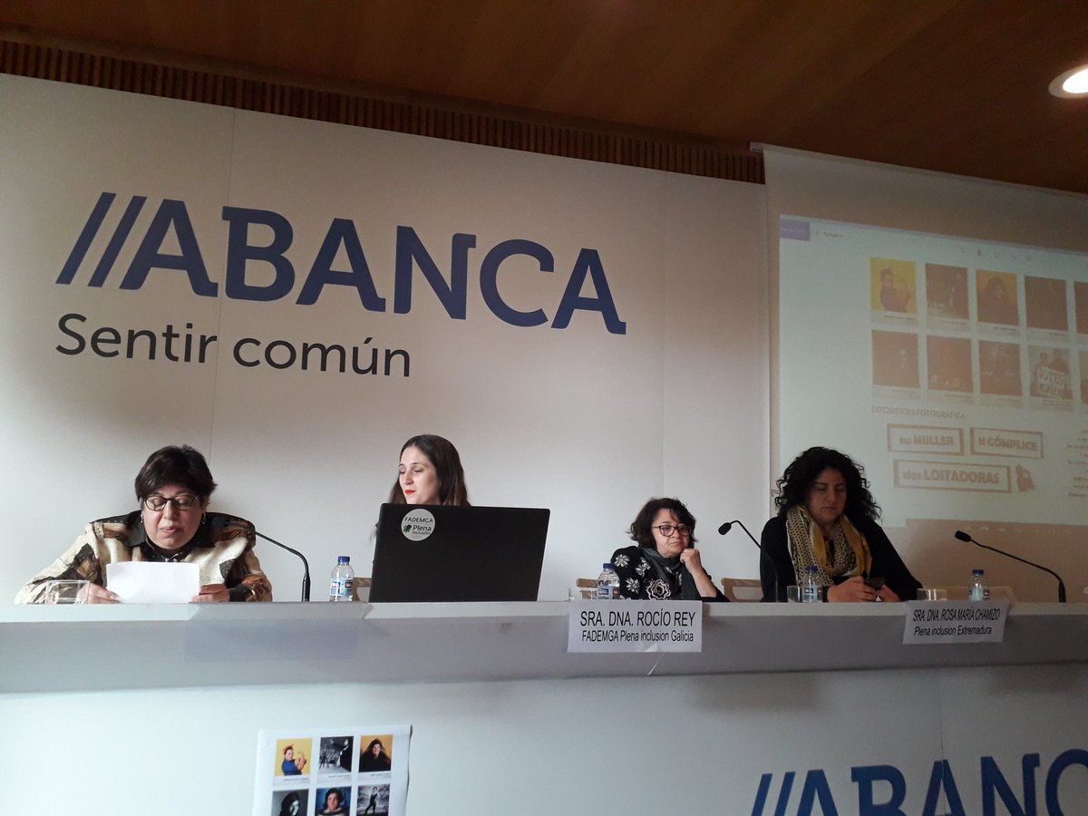 BrancaNovoneyra's tweet photo. Dolores de #FADEMGA fai a lectura do manifesto polo #8M2020 a prol da Plena Inclusión das mulleres con #diversidades no marco da presentación da exposición #eumullerticómpliceelasloitadoras♀️
@compostelaberta @martinhonoriega @MLoisgonzalez https://t.co/QF7Lq7boAg