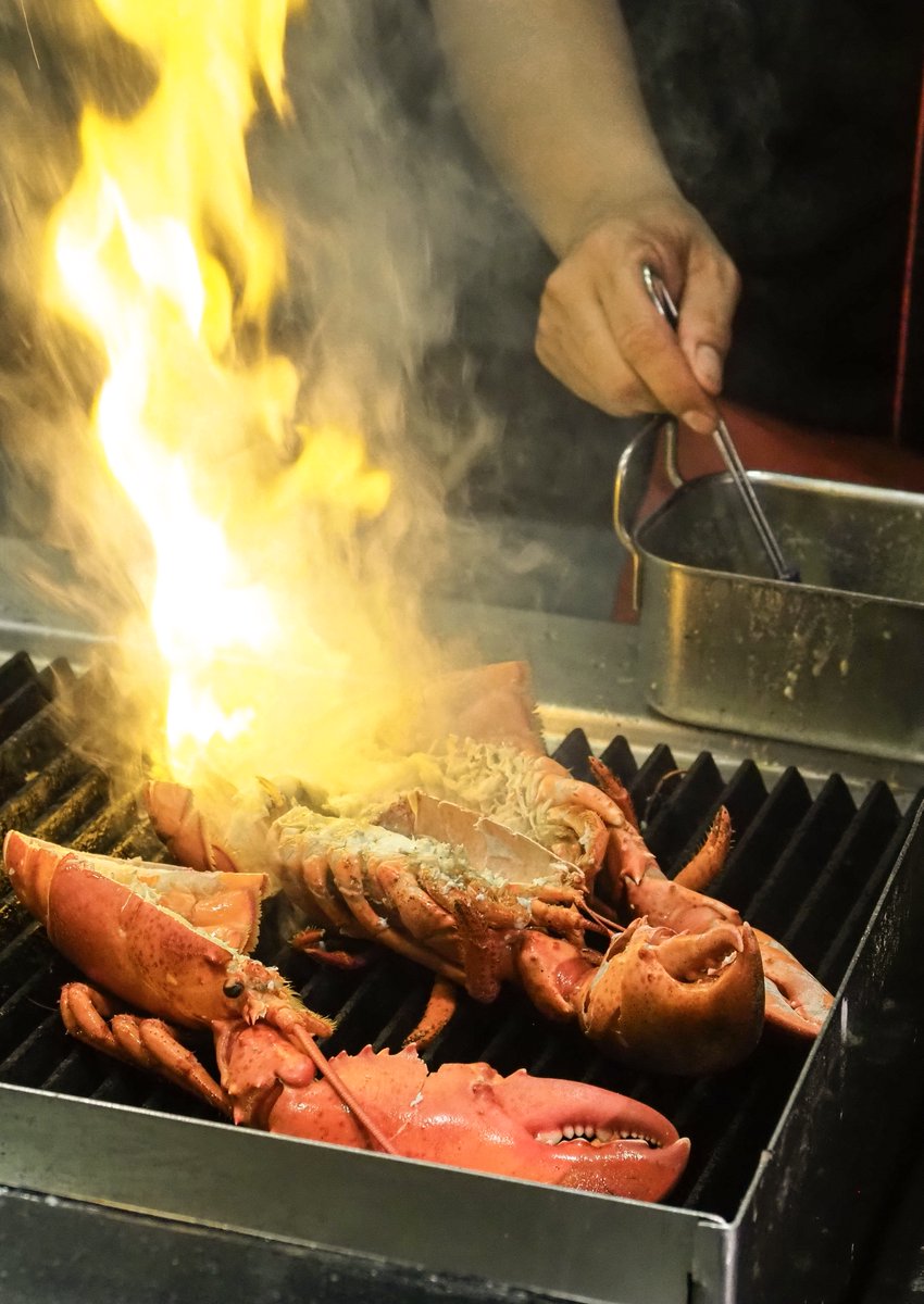 Amariwatergate's tweet photo. Seafood lovers won’t want to miss, one of the best-value seafood feasts in town at Amaya Food Gallery at #AmariWatergate👉 Come 2 Pay 1 for online bookings at https://t.co/46Q0gntw3l! #AmayaBKK https://t.co/EDtWHv9dLc