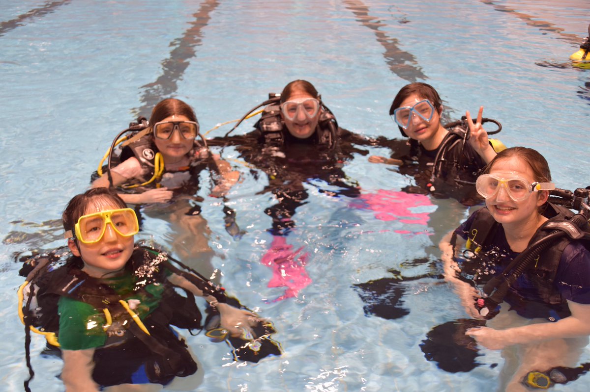 StSwithunsBoard's tweet photo. Thank you to @OceanTurtleDive for an excellent evening @StSwithunsGirls upside down underwater egg and spoon racing should be an Olympic sport! #iloveboarding #stswithunsiswhoweare https://t.co/zwxDzdAvyL