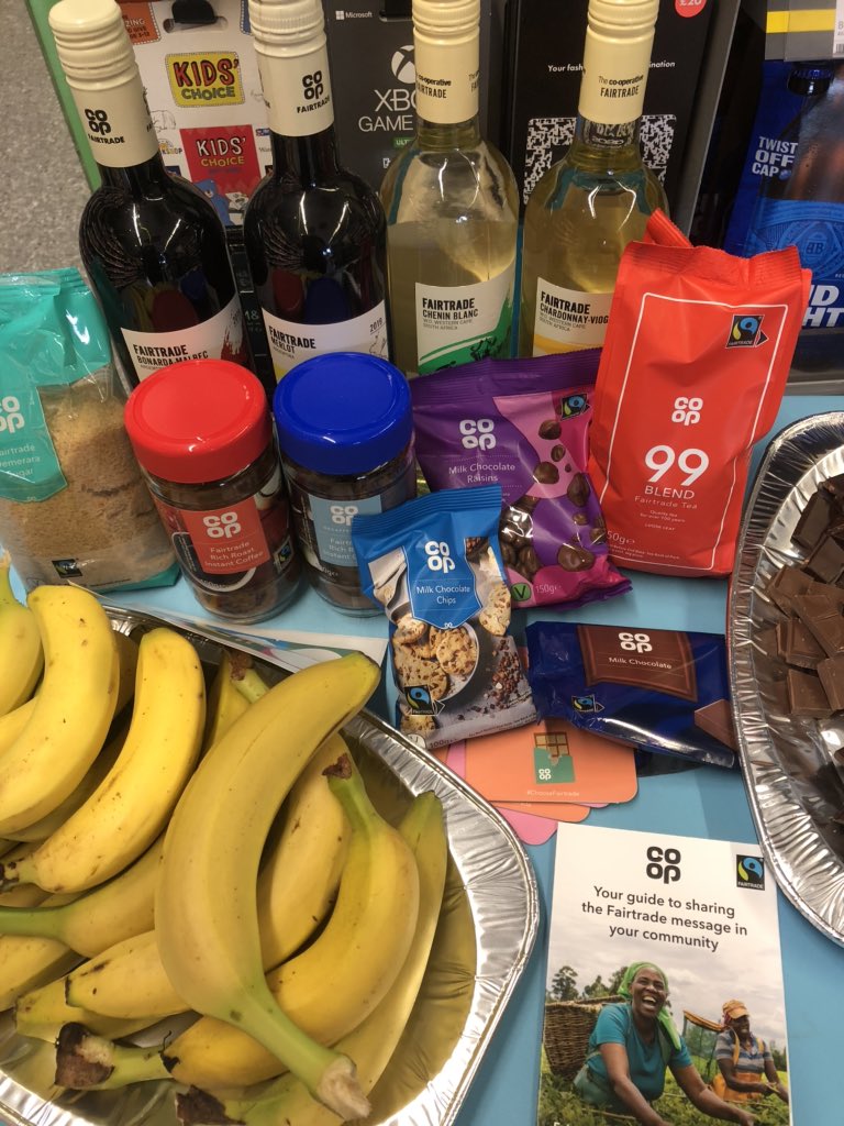 Coop Barry celebrating #FairtradeFortnight #tasters #itswhateedo #bananasmiles come and try a banana and some chocolate 😊 <a href="/JoanneBeckingh2/">Joanne Beckingham</a> <a href="/coopuk/">Co-op</a> <a href="/FairtradeUK/">Fairtrade Foundation</a>