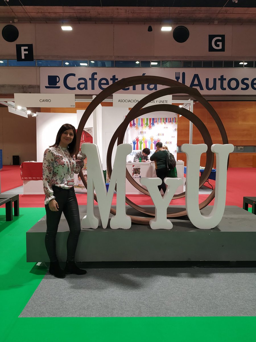 MariCarmenprofe's tweet photo. 👉Segundo día en IFEMA, en el Congreso Red Interdidac, nuevos aprendizajes, nuevos espacios para compartir.
#congresored2020 #interdidac2020 #myured2020
#ifema https://t.co/66oZbLaZS3