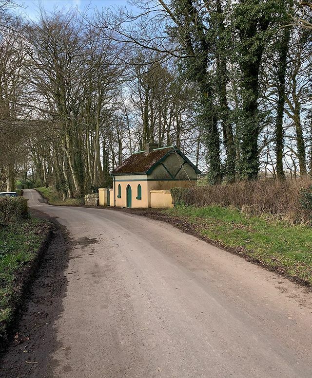 WCDarchitect's tweet photo. Yesterday morning we surveyed this beautiful Grade B2 listed gate lodge - looking forward to getting it on a drawing board to bring it back into use again - sensitively! #williamscreativedesign https://t.co/DFJDHEFybm