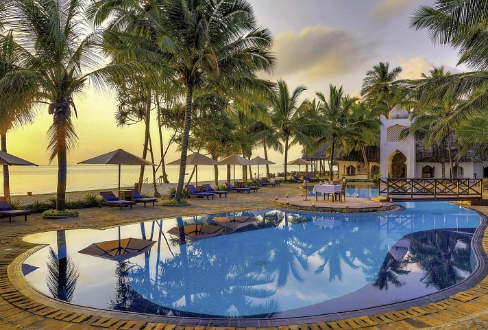 GoodHope_Travel's tweet photo. Let your next Flight✈️ take you To #ZANZIBAR🇹🇿 this #Easter #TagYourBae💑Enjoy 4 Days Package At SULTAN SANDS & BLUE BAY BEACH RESORTS from USD 777 pps Inclusive of Return Flights&return Airport transfers. Call 0715253490 for bookings.#FridayMotivation #KOTLoyalsOnly #IkoKaziKE https://t.co/JiS9Sigo0s