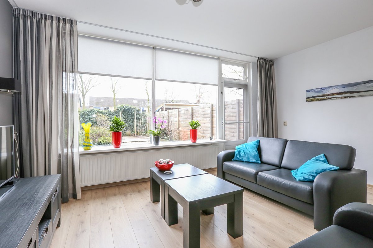 joostvente's tweet photo. 🏡 Zoek jij een ruime gezinswoning met 4 slaapkamers? Misschien zoekt dit huis jou dan wel!
Dit fijne huis heeft een zonnige ☀️ achtertuin op het zuidoosten en grenst aan openbaar groen. Scholen, winkelcentrum, zwembad en sportvelden bevinden zich in de directe omgeving. https://t.co/PwA3jq92lb