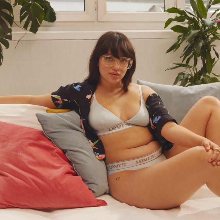 WE ❤️ EMILY BADOR
Bodywear for <a href="/LEVIS/">Levi's®</a> #EverydayAndEveryVibe

“My Happiness helps the way I feel about my body regardless of if I’m having a good or bad day” ow.ly/rGz630qnlYs #NevsFam