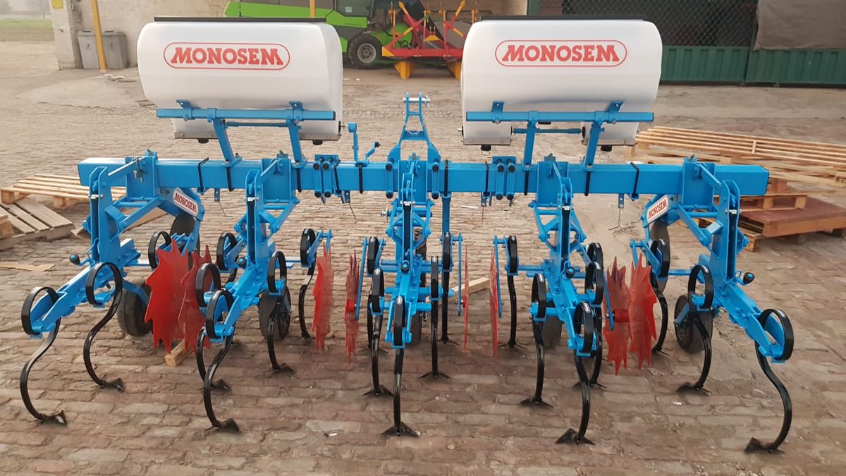 MonosemOfficiel's tweet photo. Premiers semis de #maïs au Pakistan pour #Monosem. Et la #bineuse est prête pour la suite !
First #corn #planting in Pakistan for Monosem. And the #hoeing machine is ready !
#precisionplanter #semoirdeprecision #agriculture #farming #pakistan https://t.co/R850asxwNA
