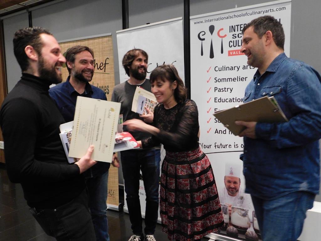 Ayer tuvimos la suerte de poder participar como jurado, junto con otros chefs, en el concurso “Celichef: un reto entre fogones” de la Asociación Celíaca de Castilla y León (ACECALE).

#RestaurantesValladolid #EstrellaMichelin #MichelinStar #Celichef #ACECALE