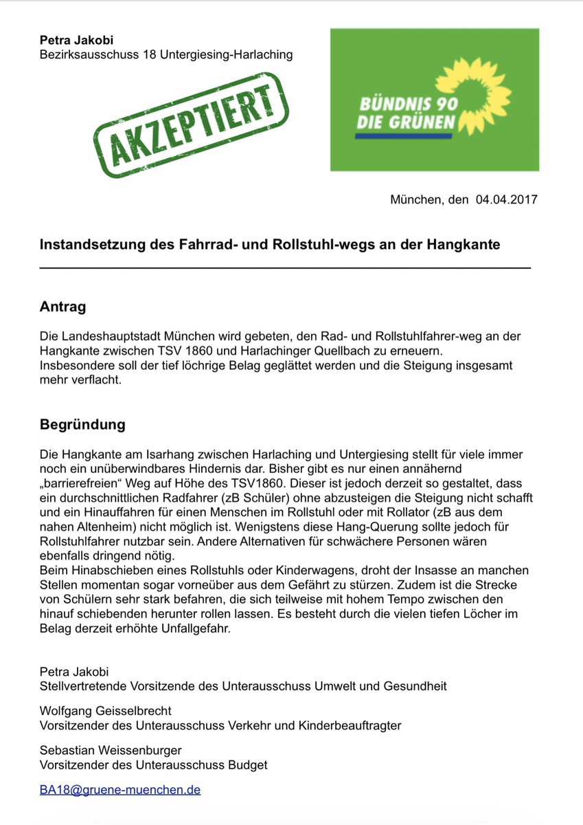 petra_jakobi's tweet photo. #barrierefrei #Untergiesing #Harlaching #Senioren #Fußgänger #zuFuß #RadlOffensive #Radverkehr
Die Wege am Drumberg und hinter 60ger-Trainingsgelände sind nun erneuert. 😊🙏
Leider sind diese immer noch zu steil und dürfen nicht mit dem Rad befahren werden. https://t.co/fTYXEHQxYV