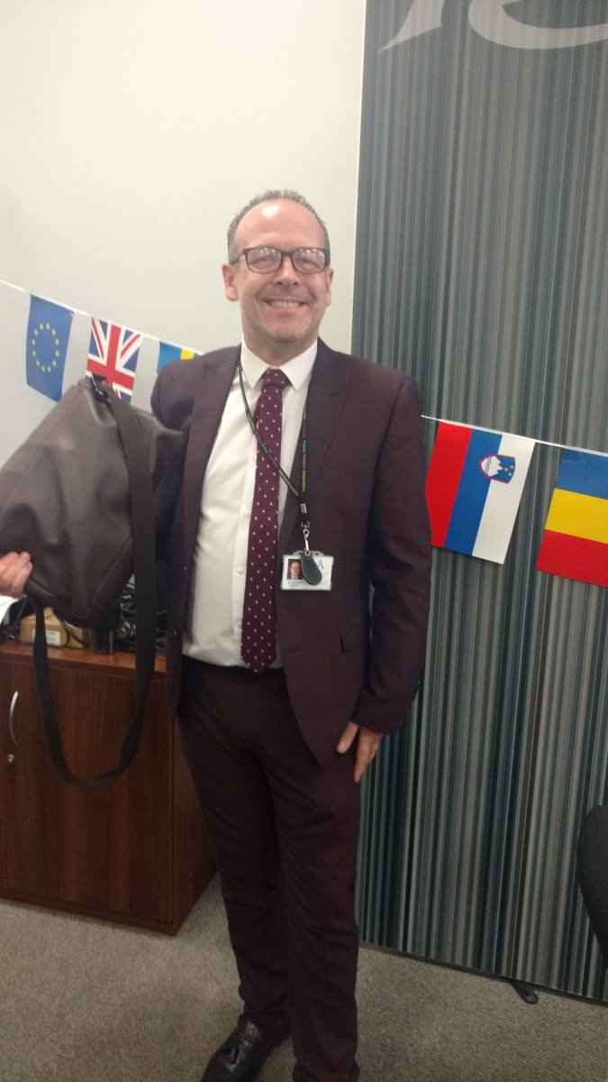 languagesnac's tweet image. Mr Hopkins striking a pose at this year's Euroquiz!¡Buena suerte! Bonne chance! Viel glück! Buona fortuna!#scotlandloveslanguages #1plus