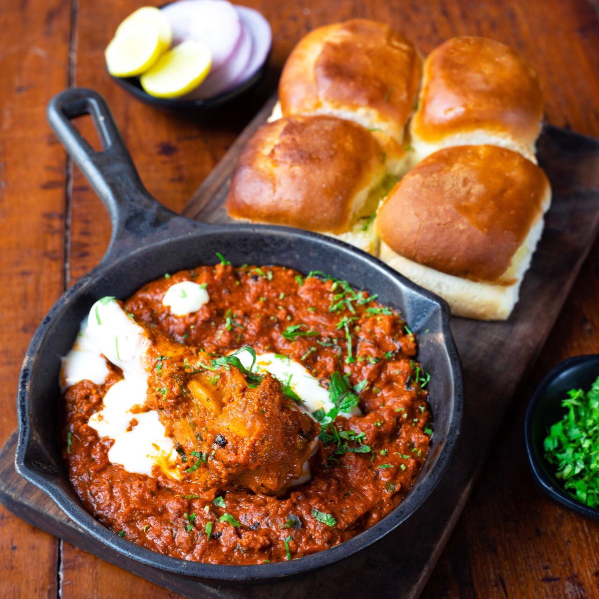 There are those of us for whom the classic Kheema Pav is a staple. 

Why don't you come find out what our Kheema Pav with Cheese Fondue tastes like?

#barazabarsandbites #barazapune #lunch #brunch #punefoodies #yummy #delicious #foodie #weekend #weekendplans #punerestaurants