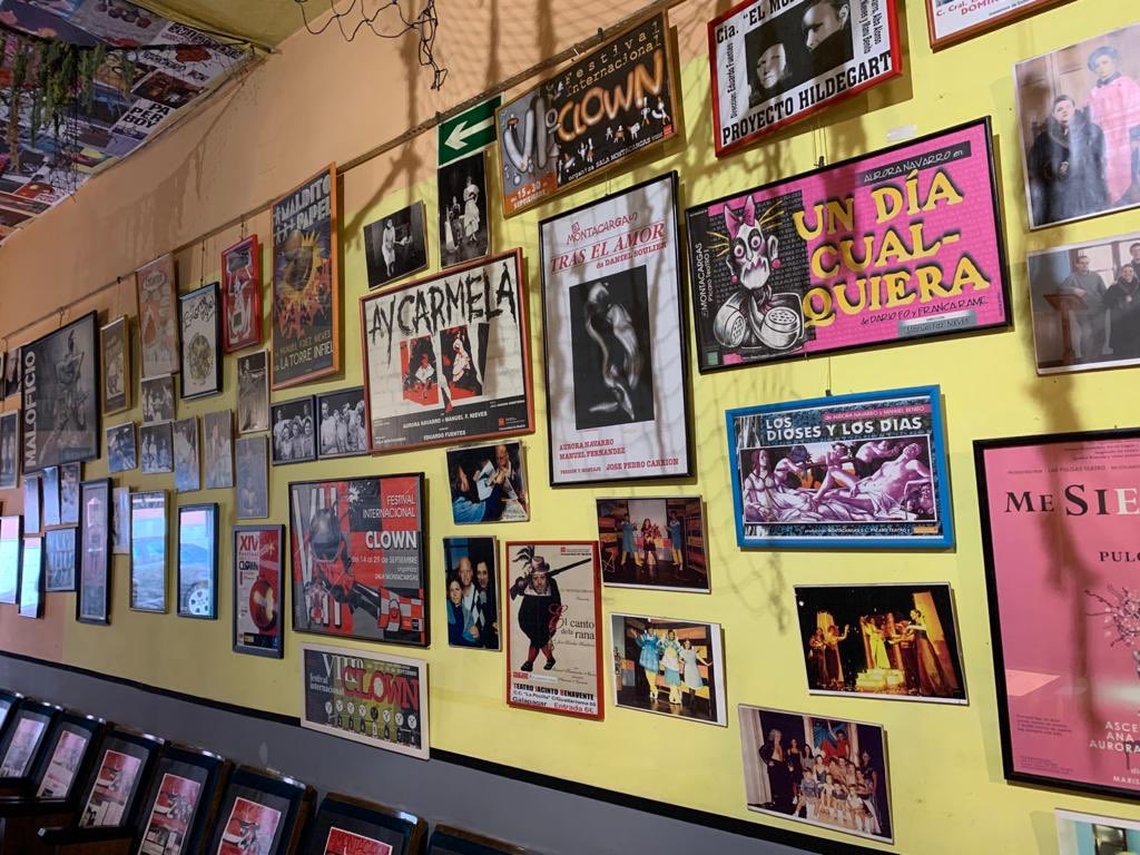 lunaticasrne's tweet photo. 📻 ¡Podcast del jueves! La sala de teatro @El_Montacargas, que cierra por la subida de su alquiler, la @eXXpedition de @Sofia5NS de Aruba a Panamá y un nuevo protagonista de #EnTuPiel, Marcos, que busca un piso para comprar. 

▶️https://t.co/F679AIKh1x
▶️https://t.co/606bqbQ3KU https://t.co/OxN8cSHEK7