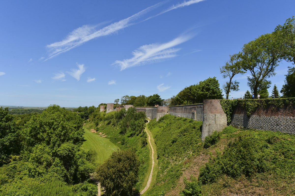 Découvrez PieuX, une maison d’hôte dans le centre de #MontreuilsurMer installée par le chef de La <a href="/AGrenouillere/">La Grenouillère</a>, #AlexandreGauthier bit.ly/Pieux-Montreui…