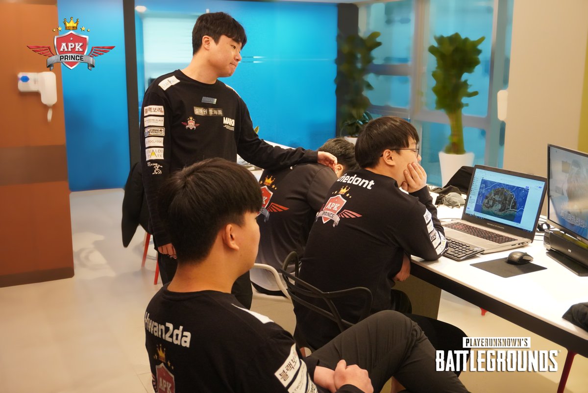 GOnGOPrince's tweet photo. [APK PRINCE PUBG TEAM]
PGS: Berlin 한국 대표 선발전 DAY5 A+B조 경기~!
현장 스케치 두번째
#PUBG #배틀그라운드 #APK프린스 #APK #PGSBerlin #KIMGONI #Hwan2da #Rain1ng #maczora #NEFiEX https://t.co/eLtMsFU0OH