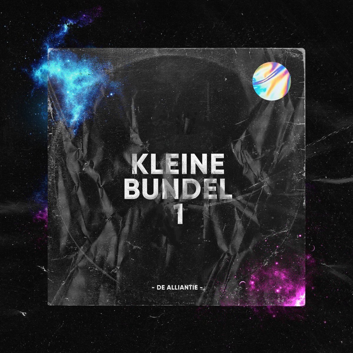 #NIEUWS 

Op Vrijdag 13 maart om klokslag 00:00 releasen wij onze nieuwste EP genaamd Kleine Bundel 1!   

Ps. Volg je ons nog niet op spotify? shame on you 👉 bit.ly/DEALLIANTIE