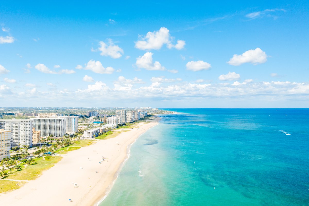 visitlauderdale's tweet photo. When the water matches the sky. #VisitLauderdale https://t.co/BPfULr0xuo