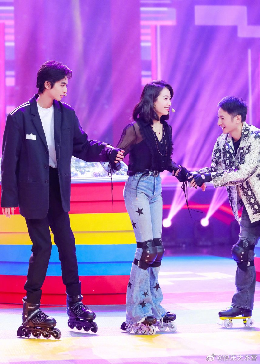fxspainn's tweet photo. [FOTOS] 200227

Previews de "Happy Camp", con #VictoriaSong. (1/2) https://t.co/UFF31B1H7C