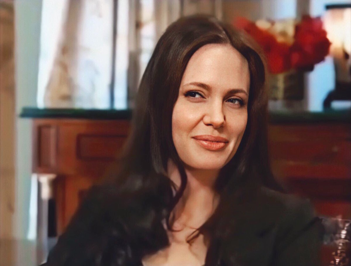 yodjaiii's tweet photo. impossible to resist her 💕 #Angelinajolie https://t.co/pz9jy5b2po