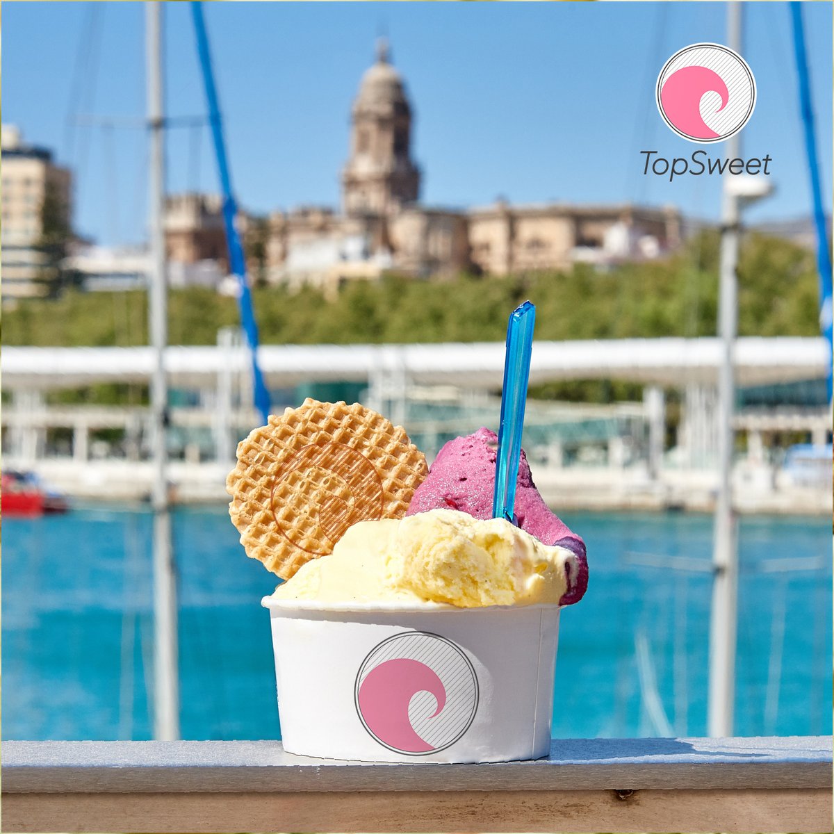 HeladosTopSweet's tweet photo. #Sol☀️ + #Mar🌊 + #Helado Topsweet🍦 = #Paraíso 😎🙌

#Break #Helado #Artesanal #Natural #Energy #Fuerteventura #Merienda #Sweet #Icecream #FrutosRojos #Vainilla https://t.co/dUlHzBztbx