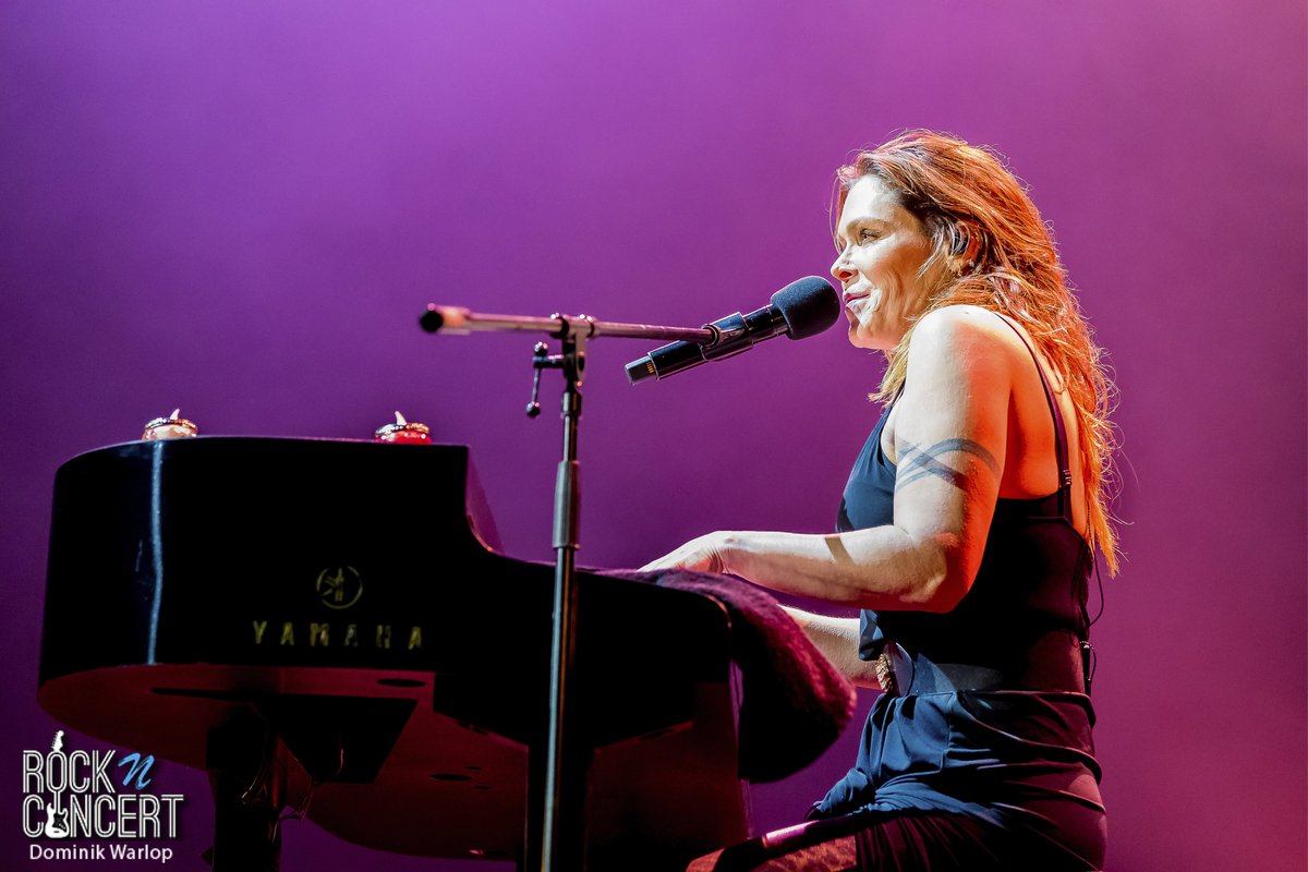 RocknConcert's tweet photo. @BethHart se produisait à @OLYMPIAHALL le 29 février.
Retour sur son #concert : https://t.co/vaN68iIkCp
#livereport #photos @REPLICAPROMO @Mascot_Records @KrisBarrasBand https://t.co/aLNhDHvqH4