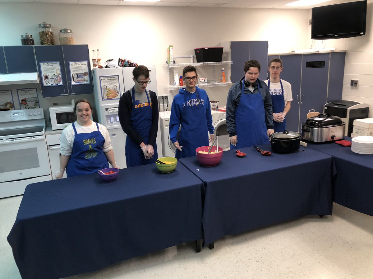 We are under way!! Braves Bistro is ready to serve you. We have extras come on down!! <a href="/ashsmall3/">Ashley Small</a> <a href="/KellyGallmeyer/">Kelly Gallmeyer</a> <a href="/KHollywood4/">Kelly Holly</a> @RGOHSPrincipal